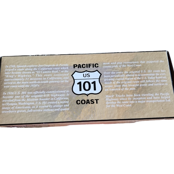 FIRST GEAR AMERICANA SERIES PACIFIC COAST MACK TRUCK US101 AC BULLDOG STAKE BED - Picture 3 of 5